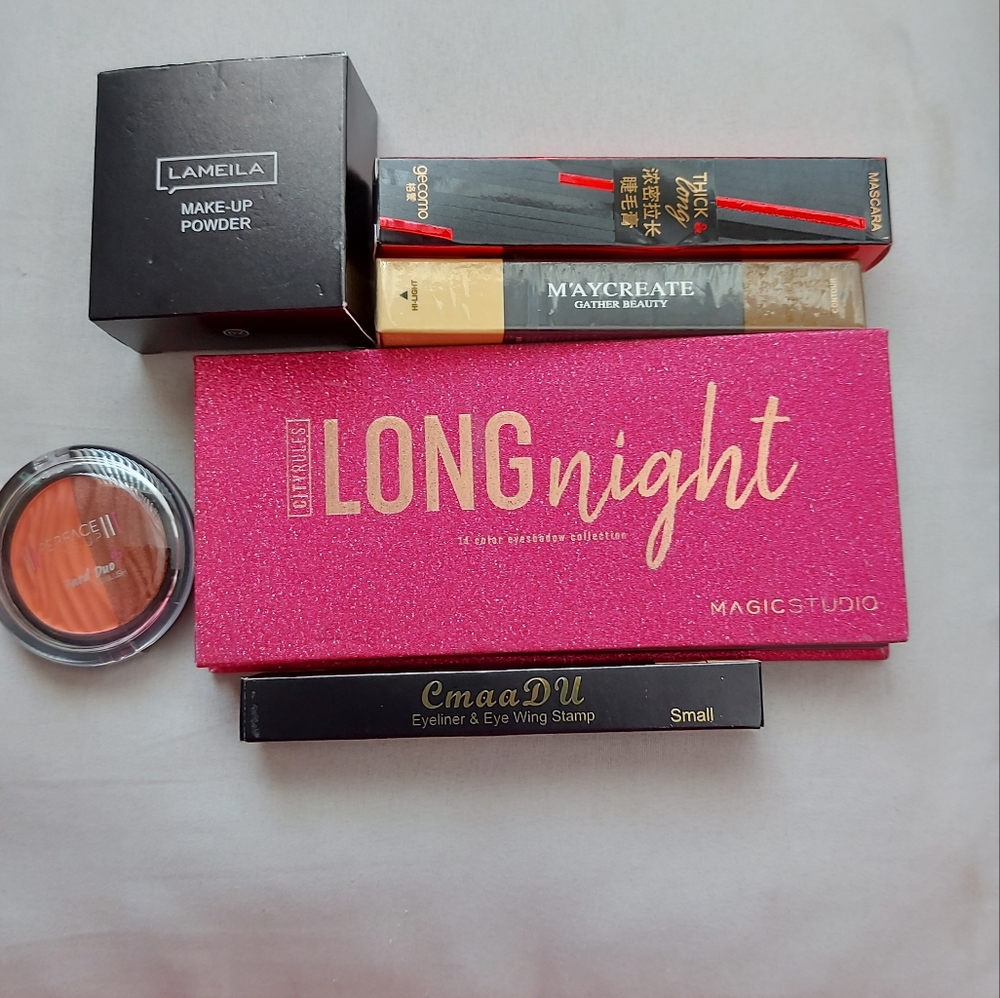 MAKEUP SET